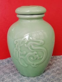 旧的空酒瓶 古福景德镇浮雕酒瓶高17厘米二斤装，原物拍照ff