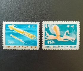 朝鲜1965年海洋动物邮票2全，背胶薄厚不均，印刷造成，上品