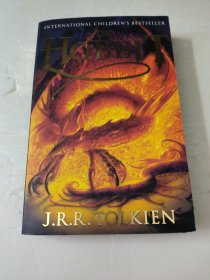 The Hobbit (Essential Modern Classics) 霍比特人