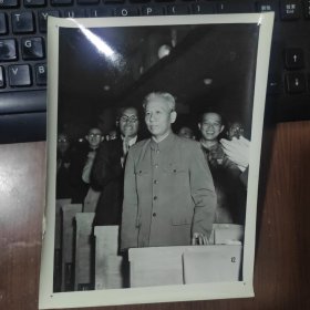 1954年，刘少奇当选全国人大委员长