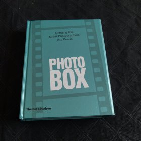 PhotoBox: Bringing the Great Photographers into Focus [Hardcover] by Roberto Koch