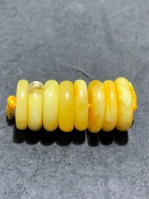 精美天然乌克兰蜜蜡随形隔片一组，。