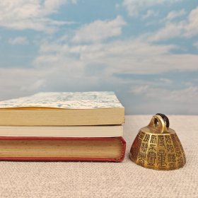 礼包:<市场价130元+> 台湾中研院版 苏云峰《張之洞與湖北教育改革》(精裝)自然旧 + 台湾中国文化大学出版社 余书麟《先秦教育思想》自然旧 +台湾万卷楼版 李冠皇《自主反思力:以學生為本的活動課程設計與實踐》