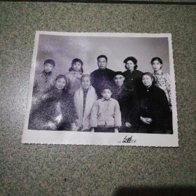 老照片70年代末80年代初知识分子家庭照老照片
