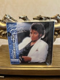 Michael Jackson thriller minilp（CD）日本2009年按照黑胶规格发行，所包含的歌词、侧标均与首版黑胶保持一致。神专值得拥有！