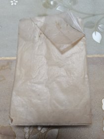 老照片收藏专用，民国或五十年代时期装相片的空纸袋子一捆98枚。蜡纸，尺寸13.5*9cm，具体如图自鉴，实价包邮