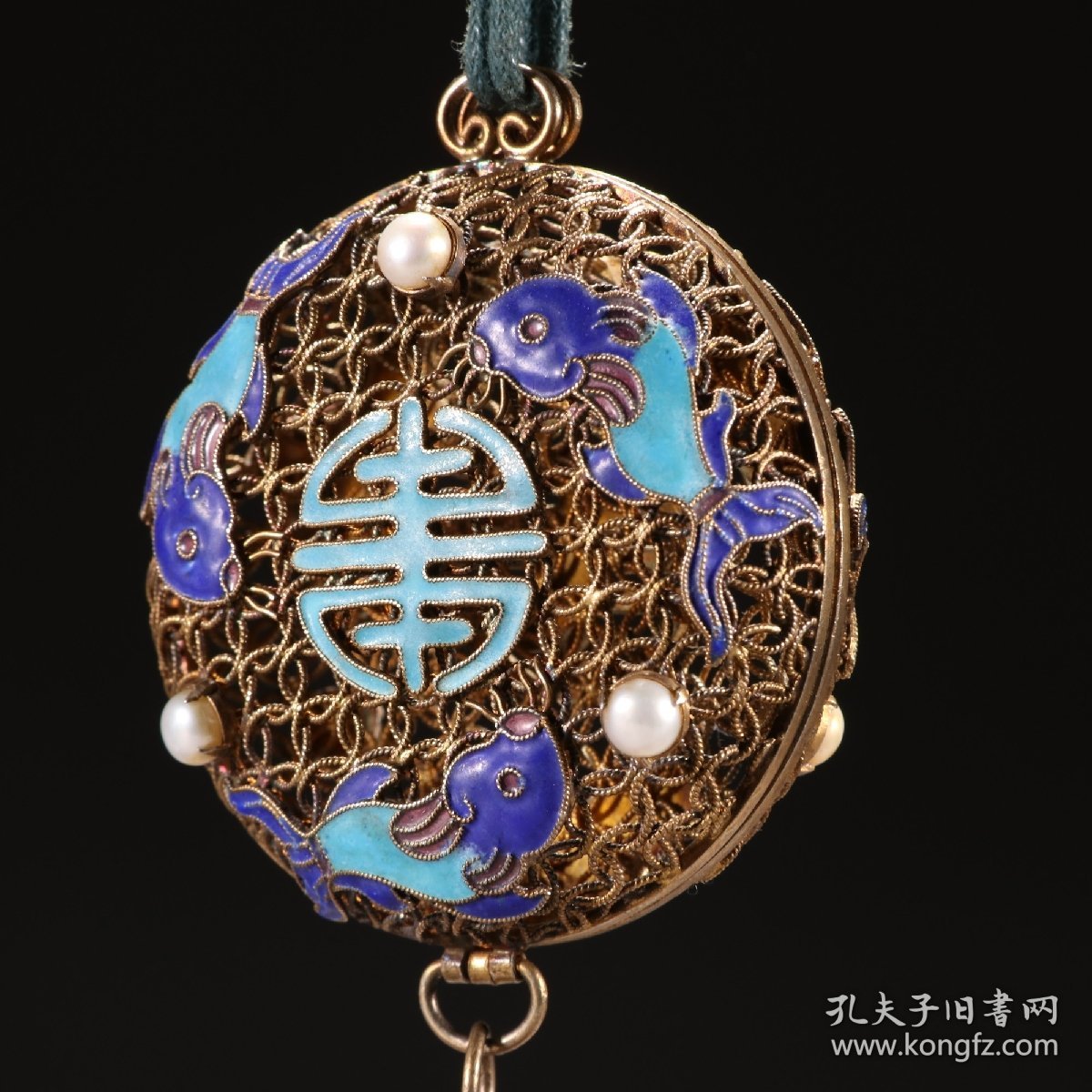 清代：银鎏金烧蓝嵌珍珠香囊