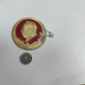 罕见毛主席万岁，天津5，毛主席纪念章！