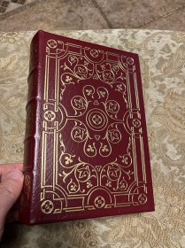 《安娜·卡列尼娜》Anna Karenina 托尔斯泰 Tolstoy 的长篇小说。贵妇安娜与军官渥伦斯基邂逅相爱，她不顾舆论束缚与之相伴，却因爱情变质和社会压力最终卧轨自尽；贵族列文追求精神道德，在爱情挫折与农事改革困境中，于家庭和土地劳作里寻得内心安宁…这部作品是世界文学经典，影响深远，以其深邃思想、高超技巧和广阔视野为人道。Easton 出版社真皮限量收藏版，早期精品。