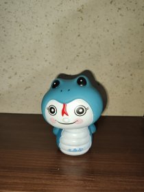 蛇宝宝存钱罐一个
