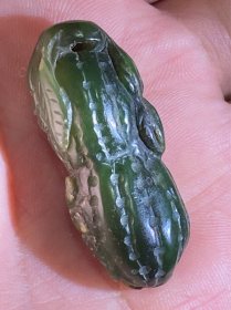 晚清新疆碧玉花生挂件