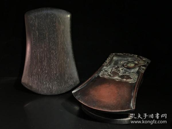 旧藏紫端石 金榜题名 三足风字砚，，款：溥儒。尺寸：22.5//15/4.5cm，帶盖：23.6/16/7.2cm。重2.08公斤。