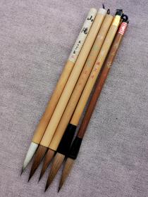 日本进口盛文堂70—90年代初的库存老毛笔五支，全新未使用。狼毫、山马毛、羊毫、马毛都有，兼毫为主，这个时期盛文堂肯定都是纯动物毛，有一支没商标。这组笔出锋4.2—4.8之间，适合写大字，大楷以上联笔，都是标准比例毛头，书风不限。五支特惠，打包价160元，包邮！