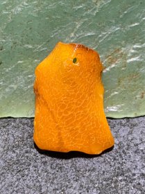 天然蜜蜡小原石吊坠一块，