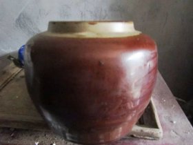 酱红釉罐