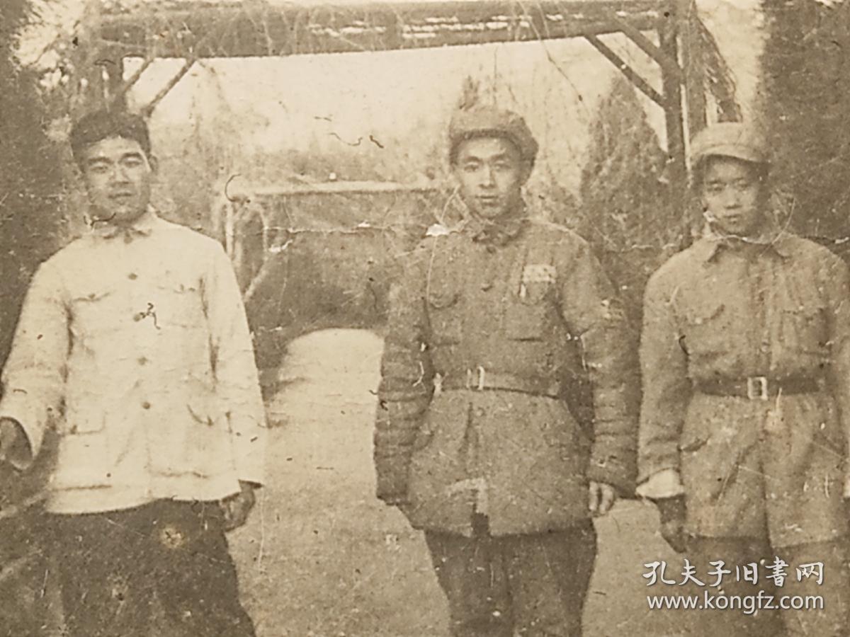 50年代中国人民解放军张立荣、修五着50式军装照片(林文甫杨如芬相册)