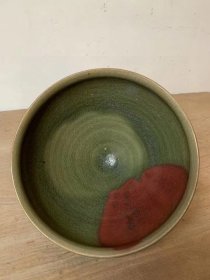 宋代钧瓷碗，开片细腻均匀，品相完好