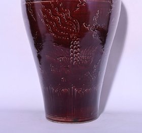 大明永乐年制祭红釉雕刻凤纹梅瓶，高45×27厘米