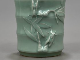 宋龙泉窑青瓷浮雕一夜成名虫草纹竹节笔筒13.2/13厘米a