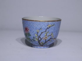 粉彩花卉杯