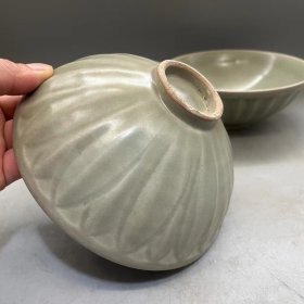 龙泉窑碗一对