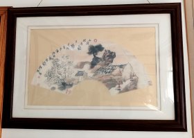 姚鸣京 扇面61×29×2卡纸 姚鸣京 （保真私洽）（镜面反光，原作更好）姚鸣京，1959年11月生于北京，祖籍江苏无锡。现为中央美院教授，中央美术学院硕士研究生导师。中央美术学院中国画学院原副院长。李可染画院副院长。中国美术家协会美术教育艺术委员会委员，中国美术家协会会员。中国国家画院研究员。中央文史馆书画院研究员，中国新水墨画院艺术委员会委员。