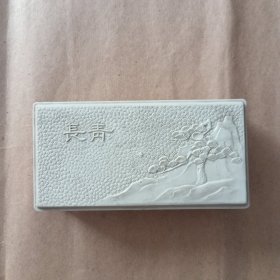 老收音机外接电池盒