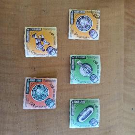 1966年亚拉伯国家发行世界杯邮票一套五枚，原胶无贴，本店邮品满25元包邮。本店还在孔网新开“韶州邮客”，欢迎移步观看。