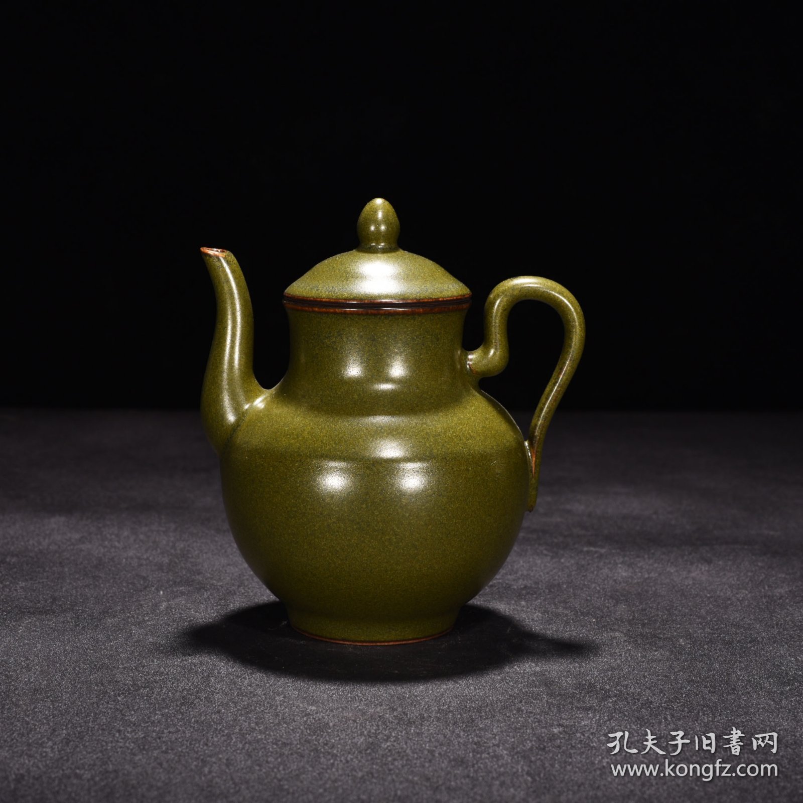 清乾隆茶叶末釉执壶 高12.5厘米宽10.5