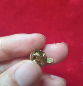 一枚千岛湖旅游徽章纪念章。品相如图。