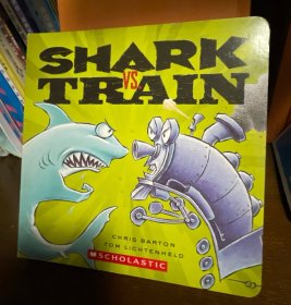 英文原版绘本 纸板书大开本 Shark VS Train 鲨鱼斗火车