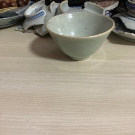 清代中期豆青釉杯盏