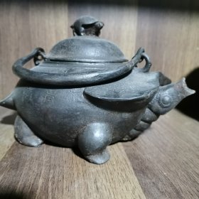 带铭文铁乌龟壶