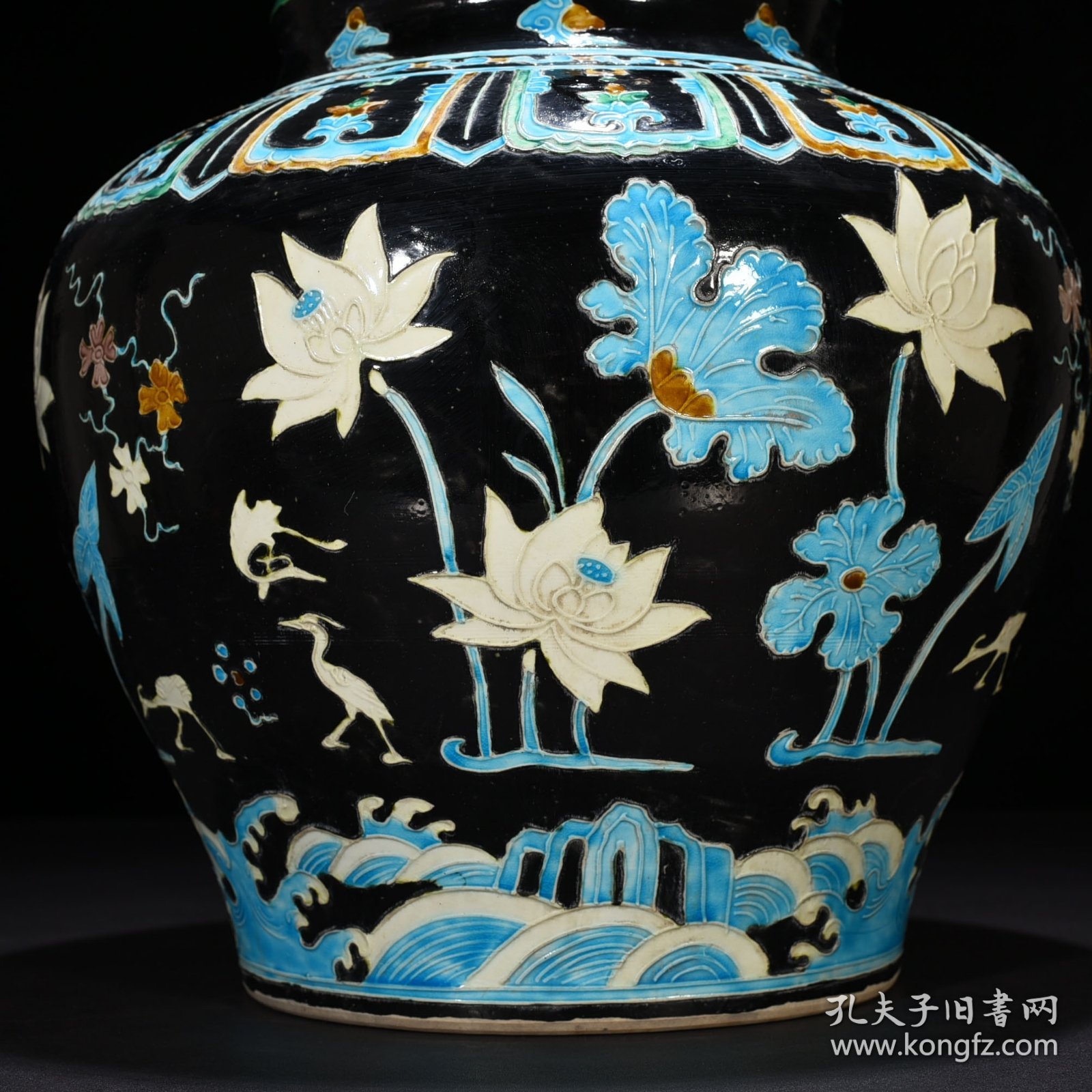明永乐黑地珐华彩鹭莲纹罐 30*30厘米