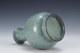 C293---旧藏宋官窑弦纹瓶