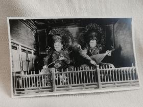 民国时期Hartung照相馆拍摄北京东黄寺天王殿四大天王塑像（已经消失不复存在）明信片尺寸老照片