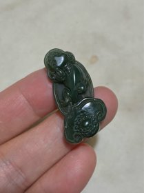 清代和田玉碧玉如意貔貅佩