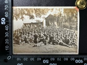 1950年军队在山海关孟姜女庙前合影