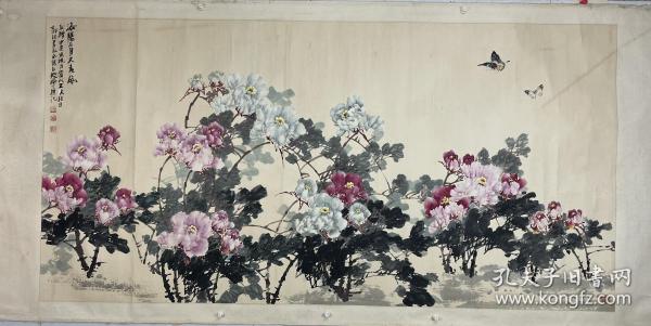 文柳川  郭继书  合作品  尺寸  246/123  镜片
文柳川，男，1954年生于洛阳偃师，自幼习画，后深造于西安美术学院国画系，师从刘文西、陈光健、陈忠志、张之光等，曾与著名画家杜滋龄、马国强、张江舟、王颖生等赴南斯拉夫、俄罗斯、韩国、香港等国家和地区举办联展和个展。擅长画种：花鸟、牡丹、荷花。