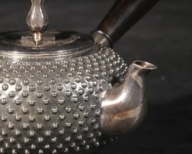 精品.旧藏.“纯银”款全手工制侧把银壶