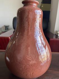 清中期红釉暗刻花卉纹葫芦瓶，口径5.5，高26.4，全美品
