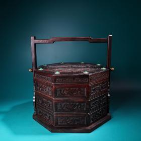 红酸枝木食盒
重1860克  高26厘米 宽25厘米