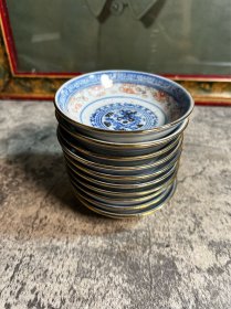 1993年代，上海钢铁1厂定制，斗彩青花玲珑小碟子10只合售y