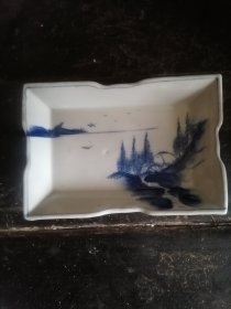 青花山水图长盘方形
