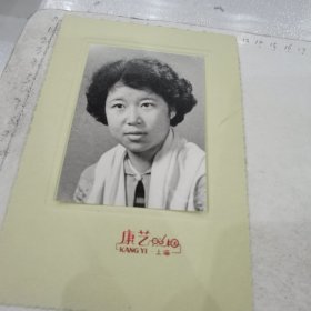 烫发美女照：围巾/底板17/12cm