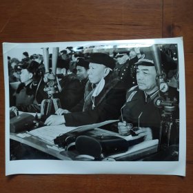 超大尺寸：1955年，彭德怀、刘少奇在大连观看海军演习（34号）