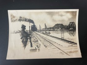 民国日军守备队于铁桥照片