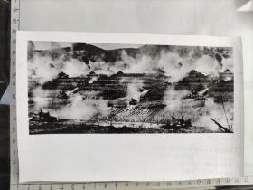 新闻展览照片1981年华北大阅兵坦克部队发起进攻