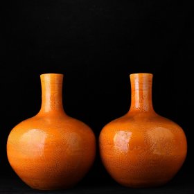 明永乐鸡油黄釉云龙纹天球瓶