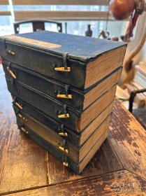 清道光七年刻本《康熙字典》原装40册6函一套全。刻印精良，品相完好。